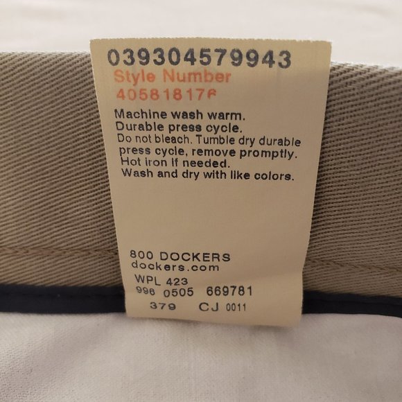 Dockers Flat Front Casual Fit Khaki Pant W40 L29 - Picture 5 of 7